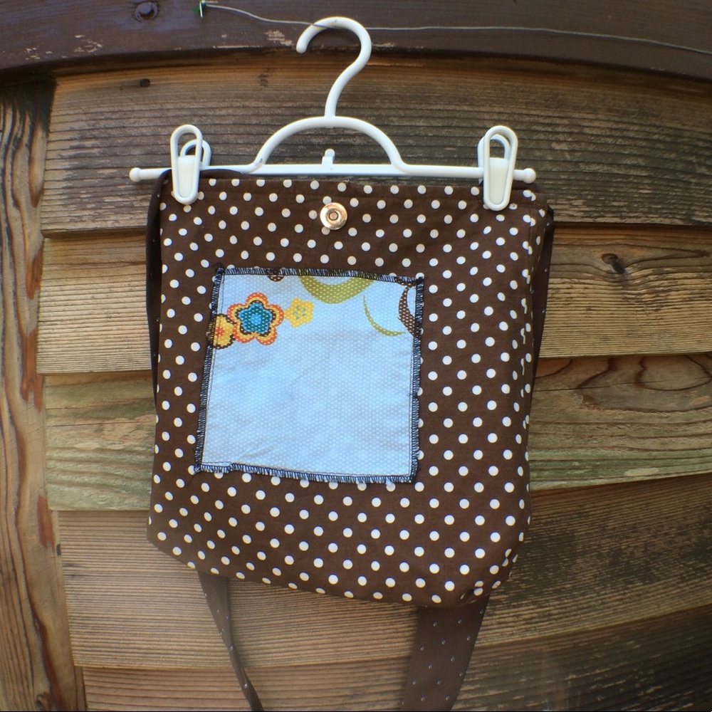 Vector Graphic Book Bag - Picture 2 of 3